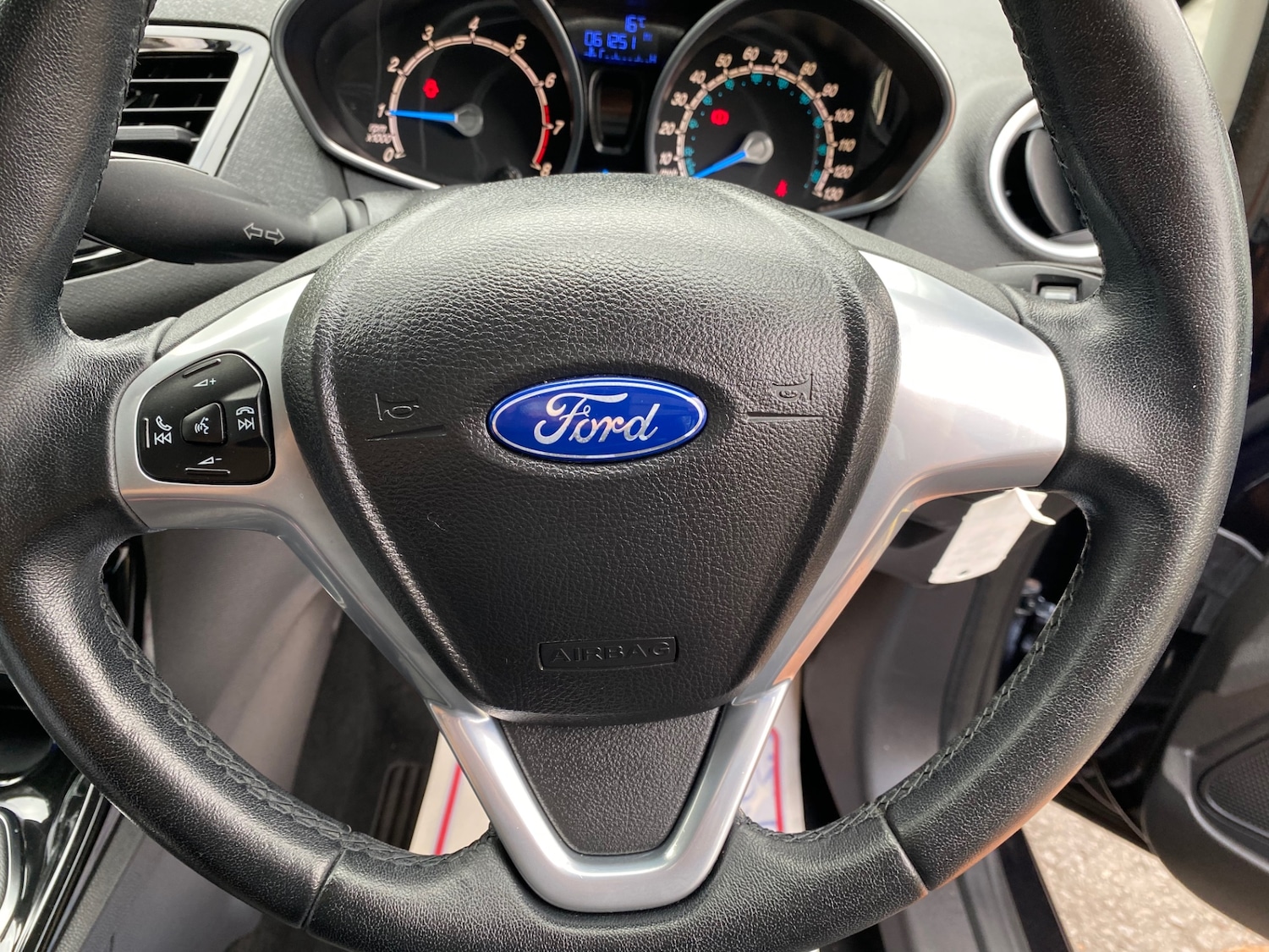 Used Ford Fiesta 2013 for sale - 76252930: Photo 8