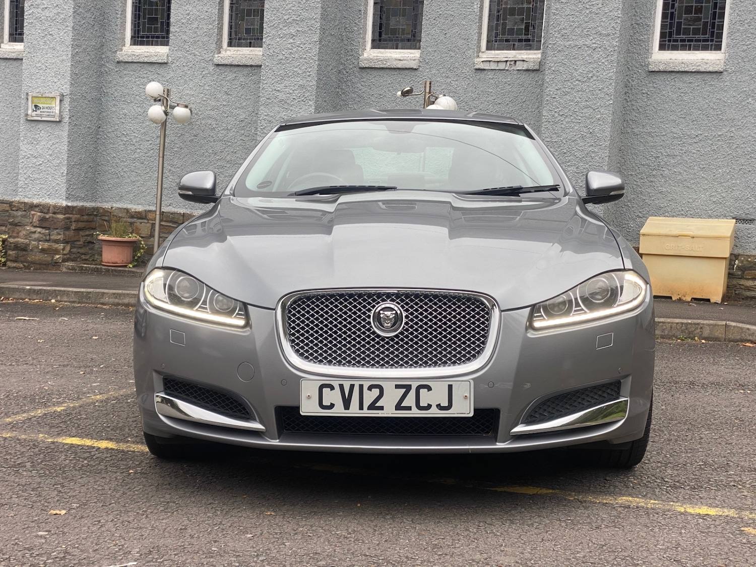 Used Jaguar XF 2012 for sale - 76290196: Photo 2