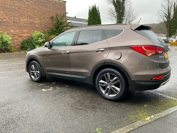 Used Hyundai Santa Fe 2015 for sale - 77476447: Photo