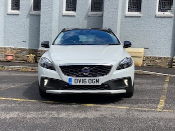 Used Volvo V40 2016 for sale - 79583903: Photo