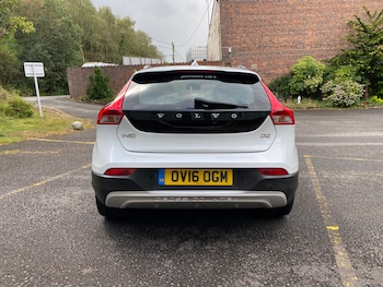 Used Volvo V40 2016 for sale - 79583903: Photo