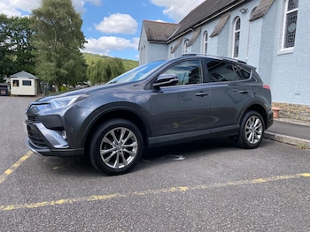 Used Toyota RAV4 2017 for sale - 79386443: Photo