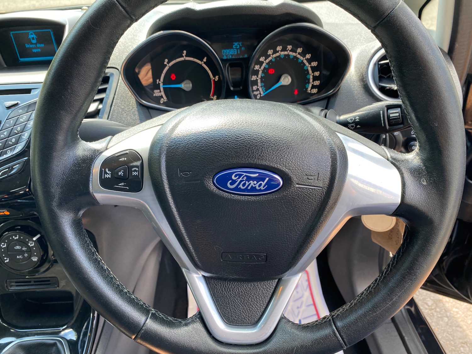 Used Ford Fiesta 2014 for sale - 76232680: Photo 8