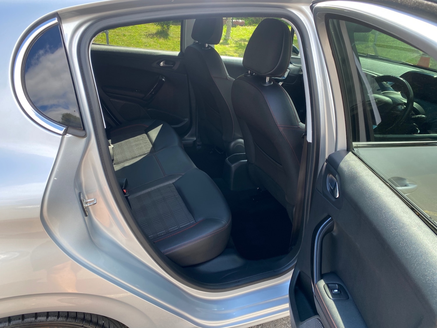 Used Peugeot 208 2018 for sale - 77570392: Photo 11