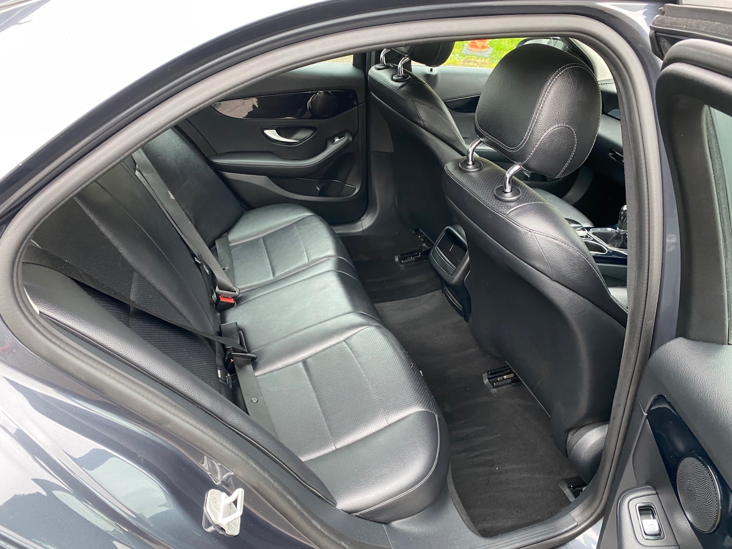 Used Mercedes-Benz C Class 2015 for sale - 77418431: Photo 11