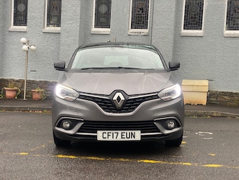 Used Renault Scenic 2017 for sale - 76450647: Photo