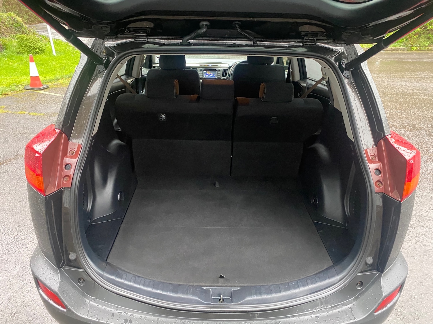 Used Toyota RAV4 2015 for sale - 77848412: Photo 16