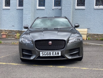 Used Jaguar XF 2018 for sale - 79460490: Photo