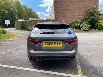 Used Jaguar XF 2018 for sale - 79460490: Photo