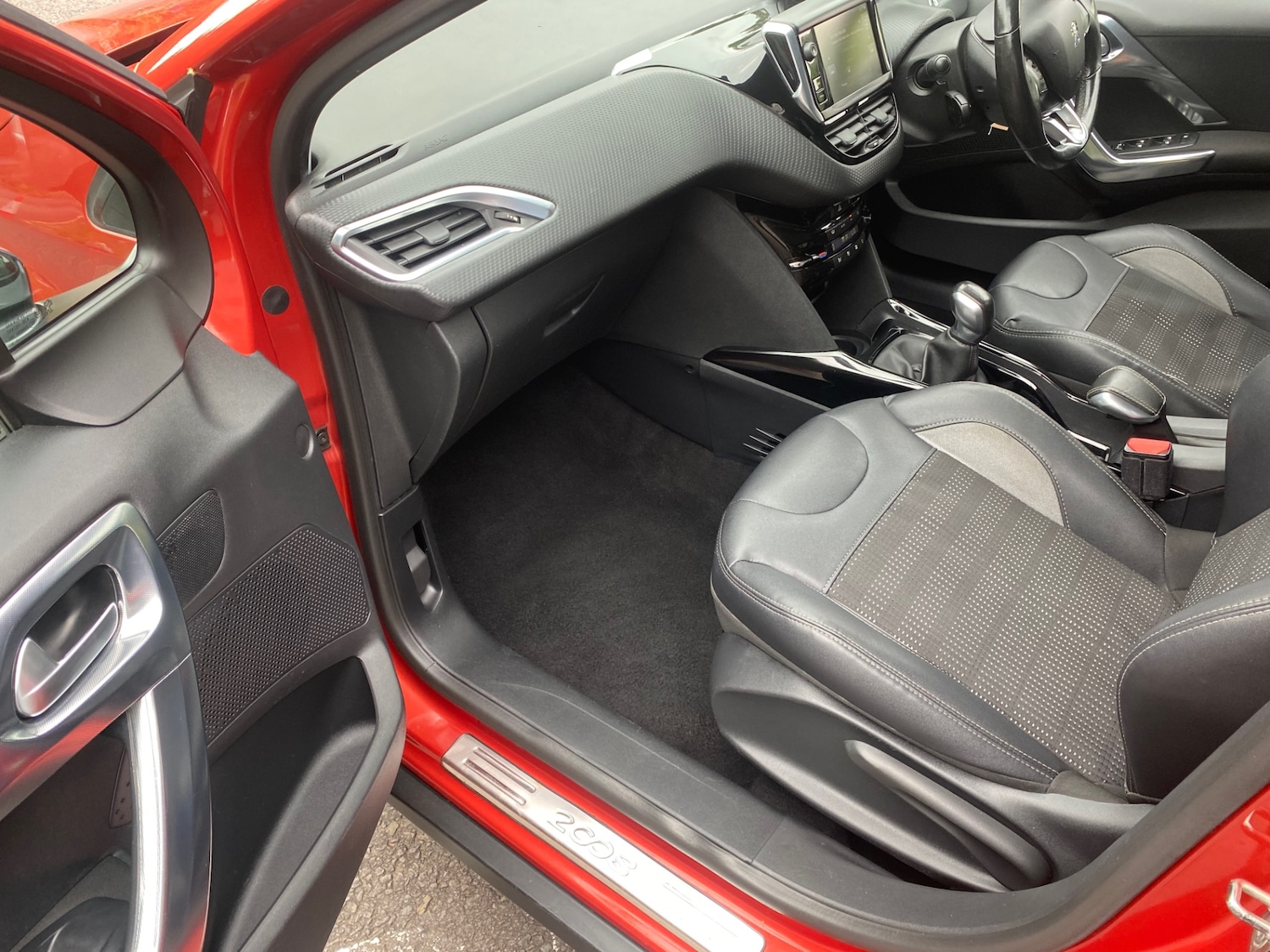Used Peugeot 2008 2015 for sale - 76232713: Photo 12