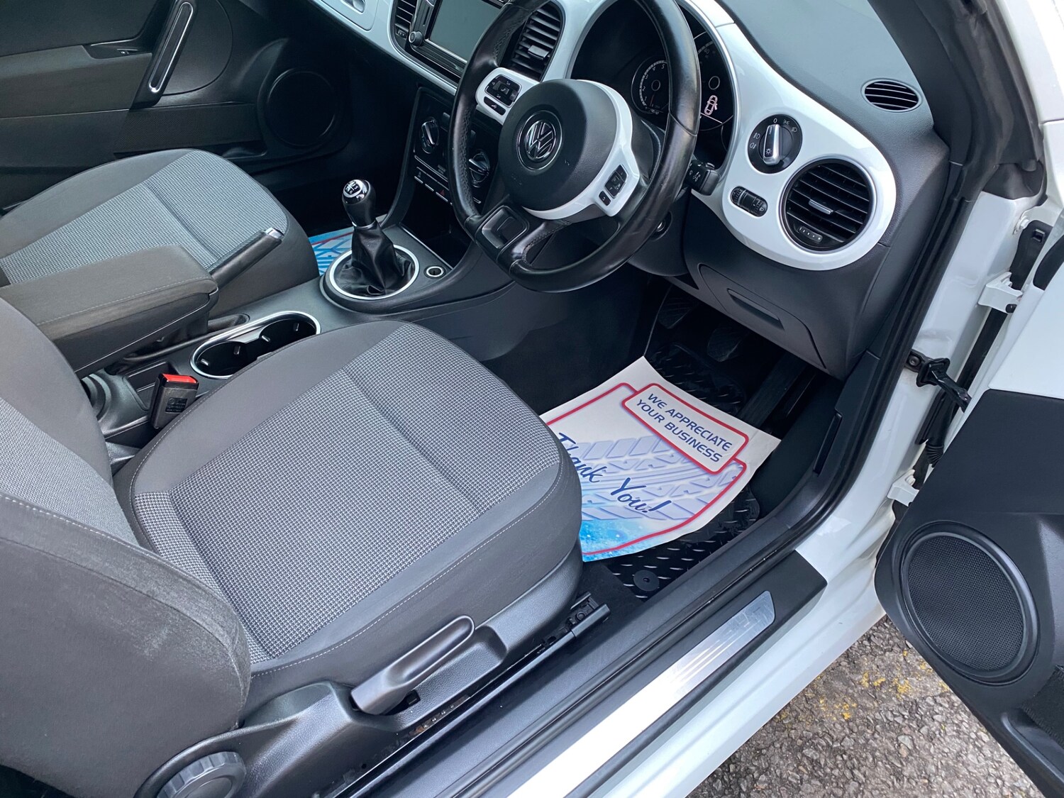 Used Volkswagen Beetle 2016 for sale - 77339524: Photo 9