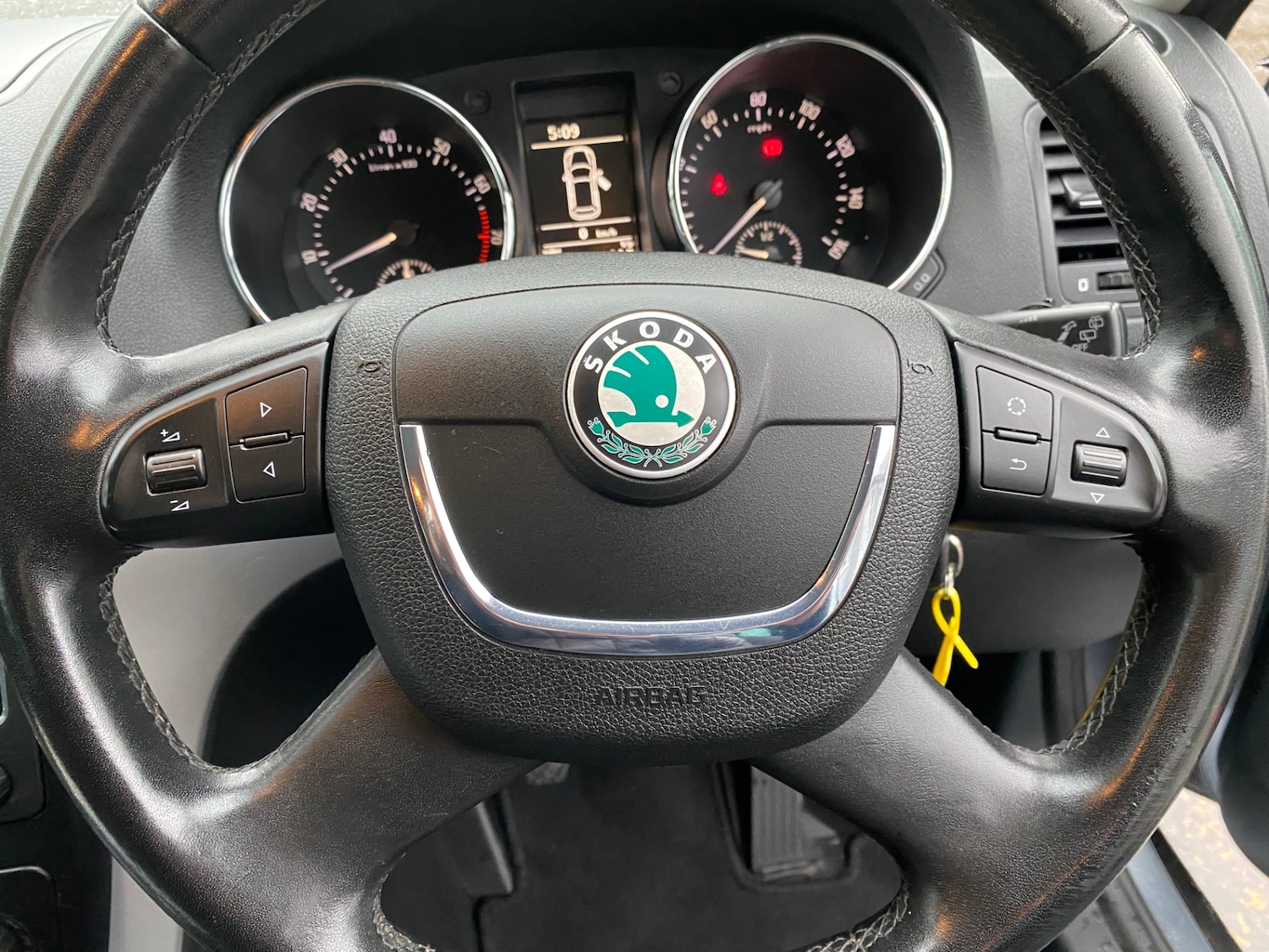 Used Skoda Yeti 2010 for sale - 77312250: Photo 8