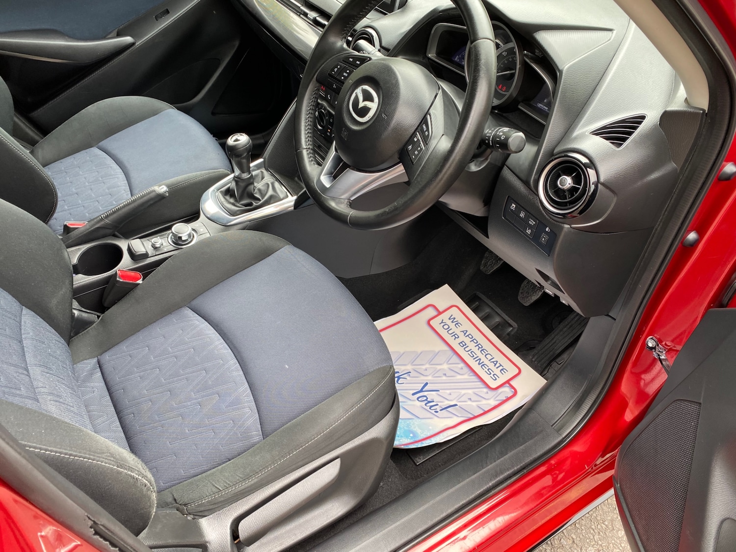 Used Mazda Mazda2 2015 for sale - 76808010: Photo 9