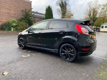 Used Ford Fiesta 2016 for sale - 76497620: Photo