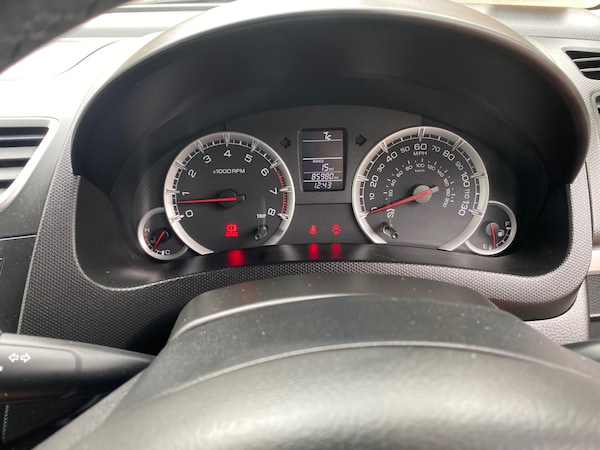 Used Suzuki Swift 2014 for sale - 76218990: Photo 7