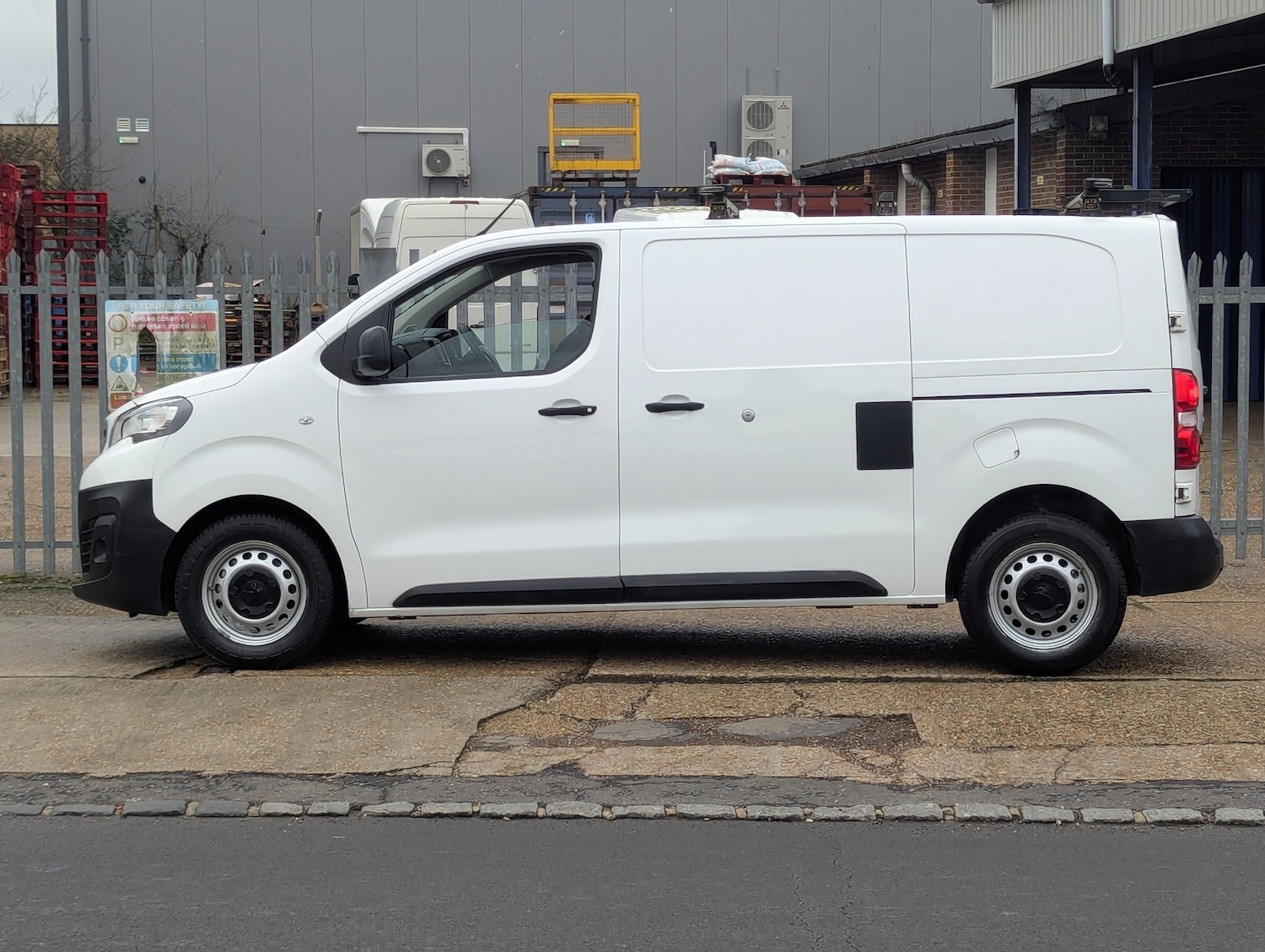 Used Peugeot Expert 2020 for sale - 77236192: Photo 3