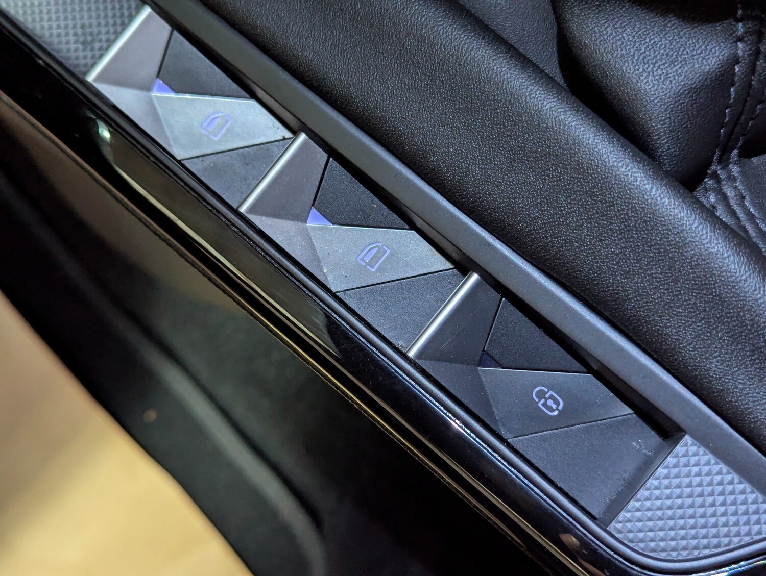 Used DS Automobiles DS 3 2019 for sale - 76287925: Photo 38