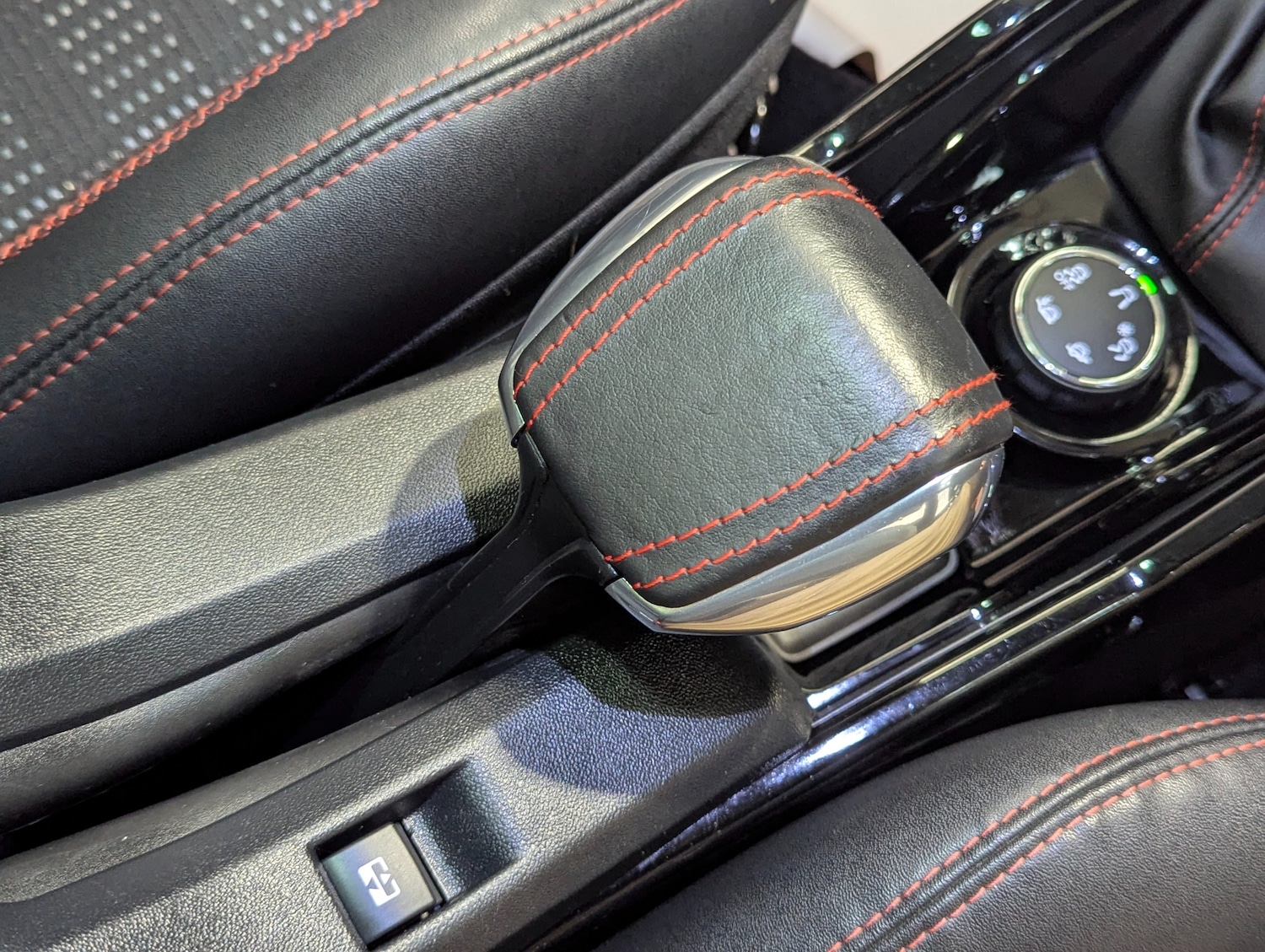 Used Peugeot 2008 2017 for sale - 76330480: Photo 37