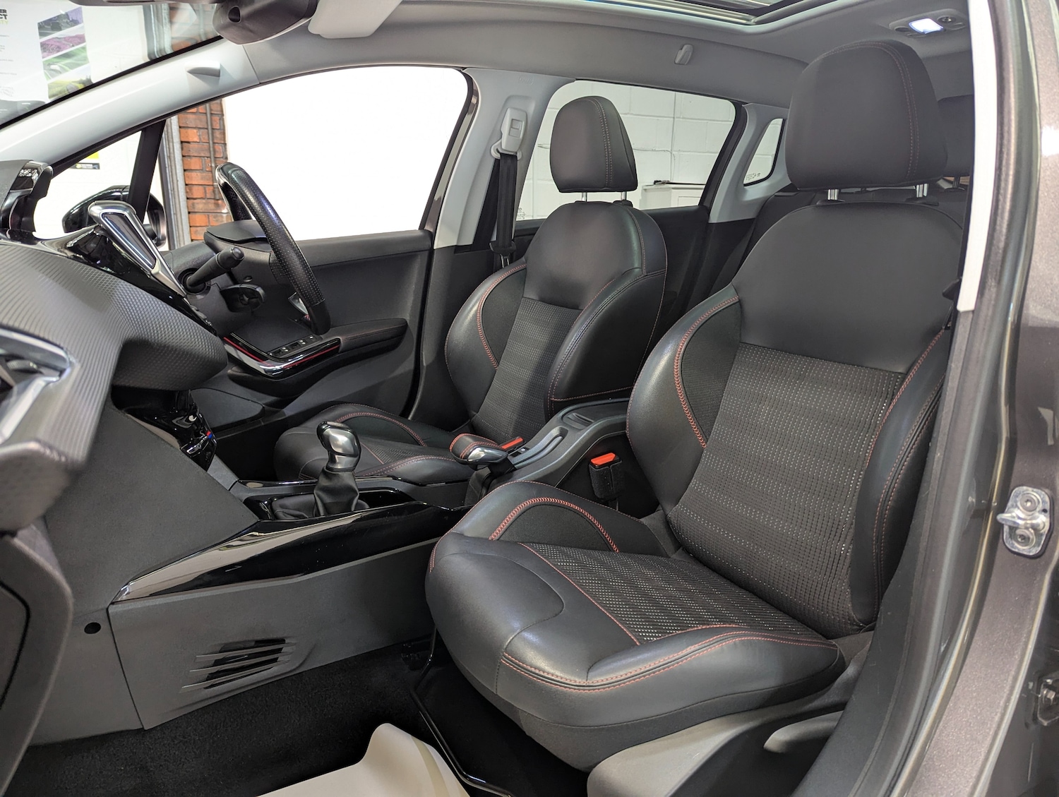 Used Peugeot 2008 2017 for sale - 76330480: Photo 7