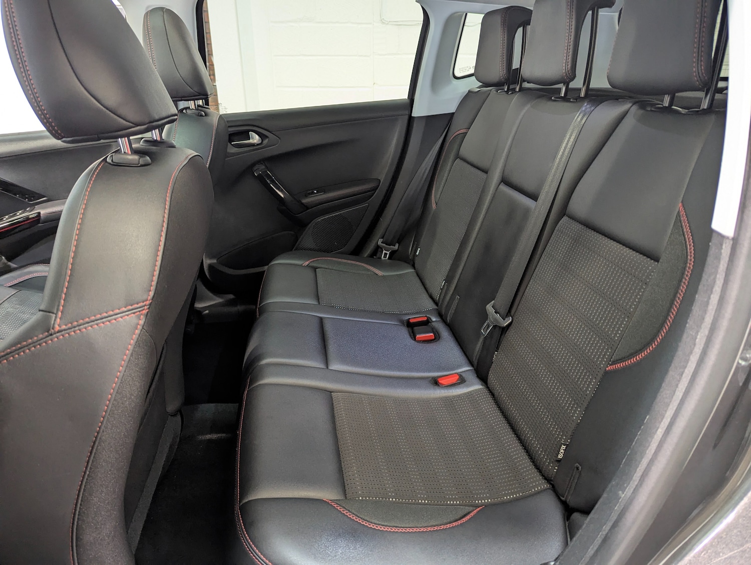 Used Peugeot 2008 2017 for sale - 76330480: Photo 8