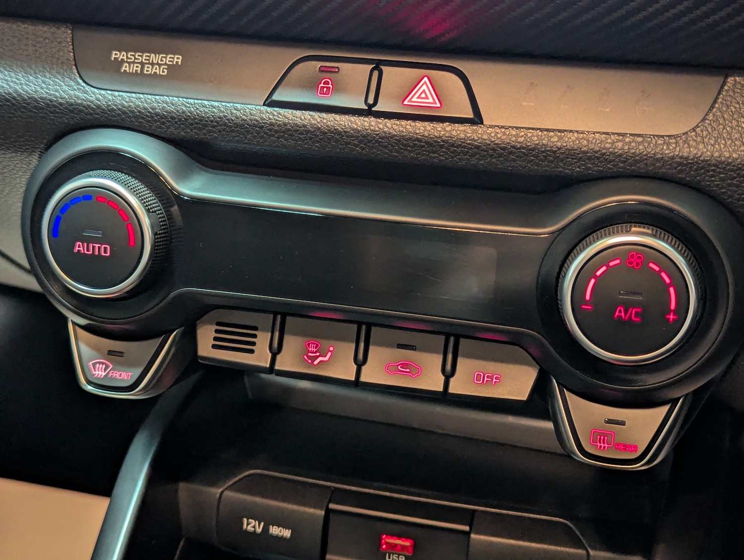 Used Kia Stonic 2022 for sale - 76641603: Photo 29