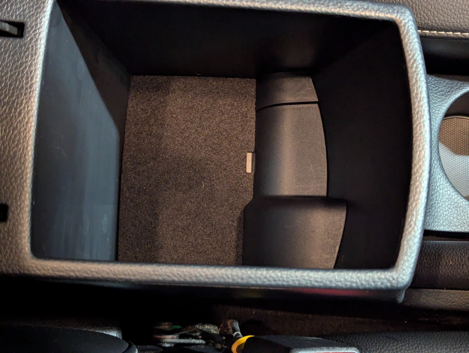 Used Kia Stonic 2022 for sale - 76641603: Photo 32