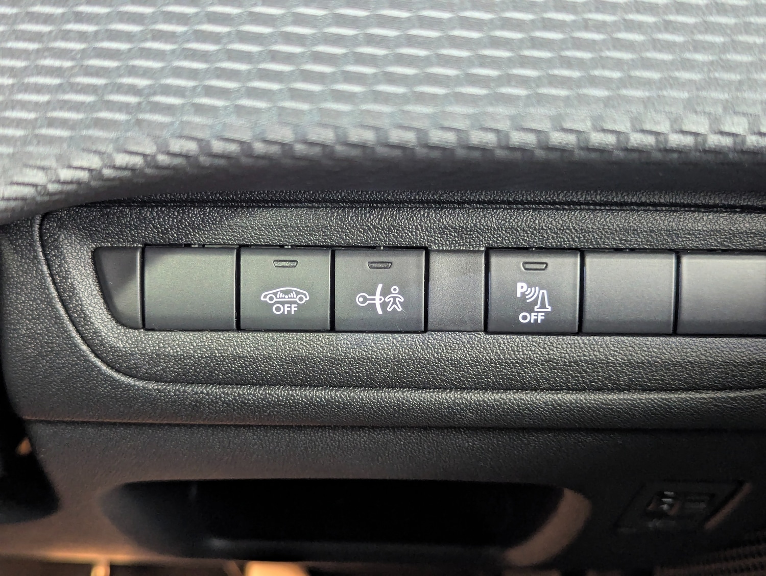 Used Peugeot 2008 2016 for sale - 76557827: Photo 19