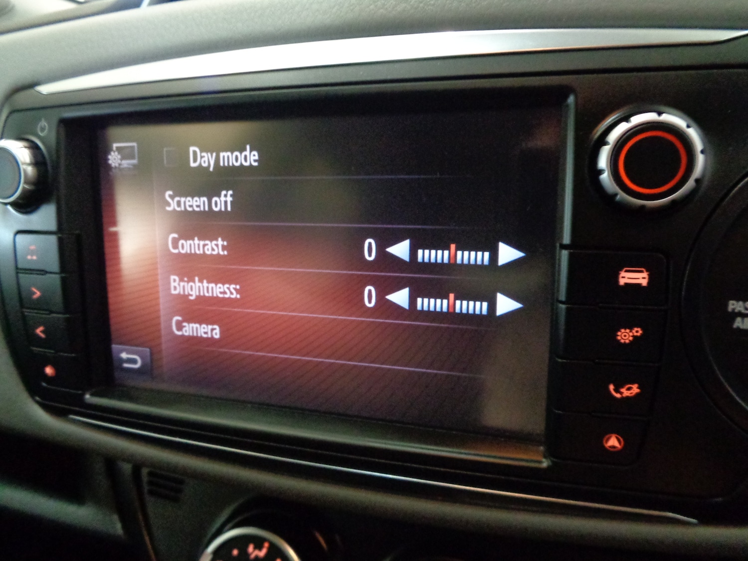 Used Toyota Yaris 2016 for sale - 77462951: Photo 23