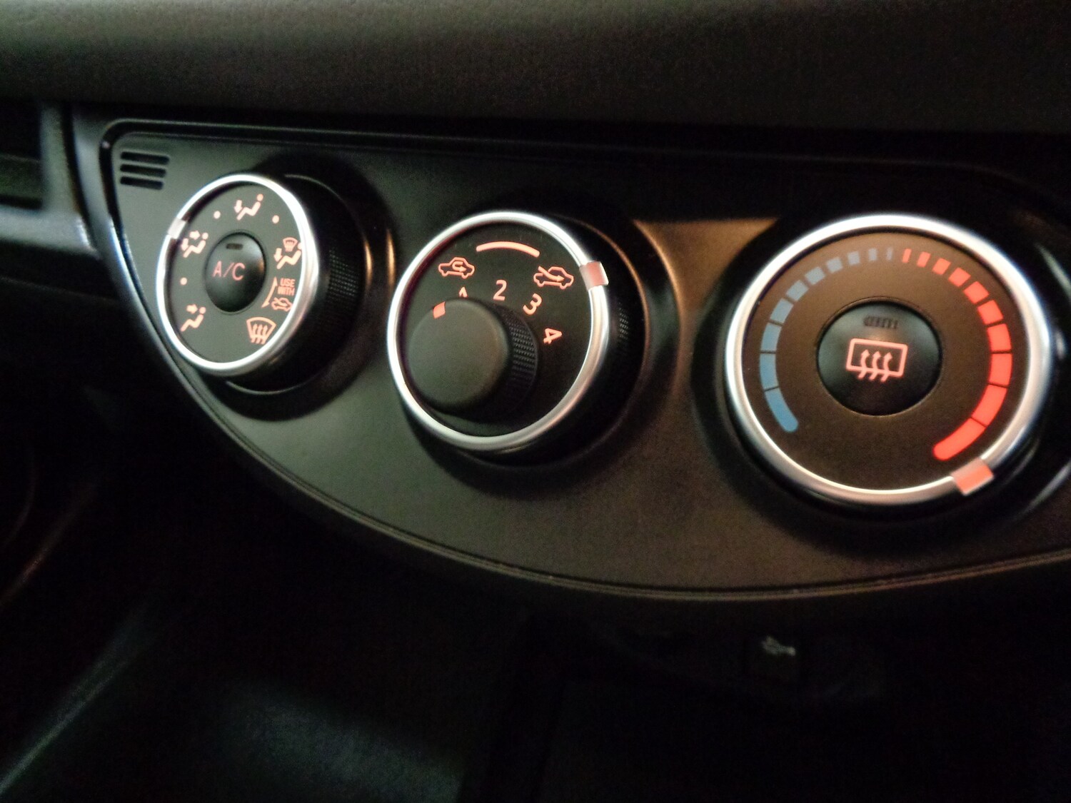 Used Toyota Yaris 2016 for sale - 77462951: Photo 25