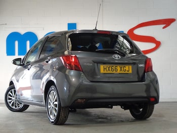 Used Toyota Yaris 2016 for sale - 77462951: Photo