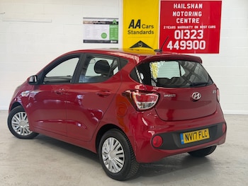 Used Hyundai i10 2017 for sale - 79032973: Photo