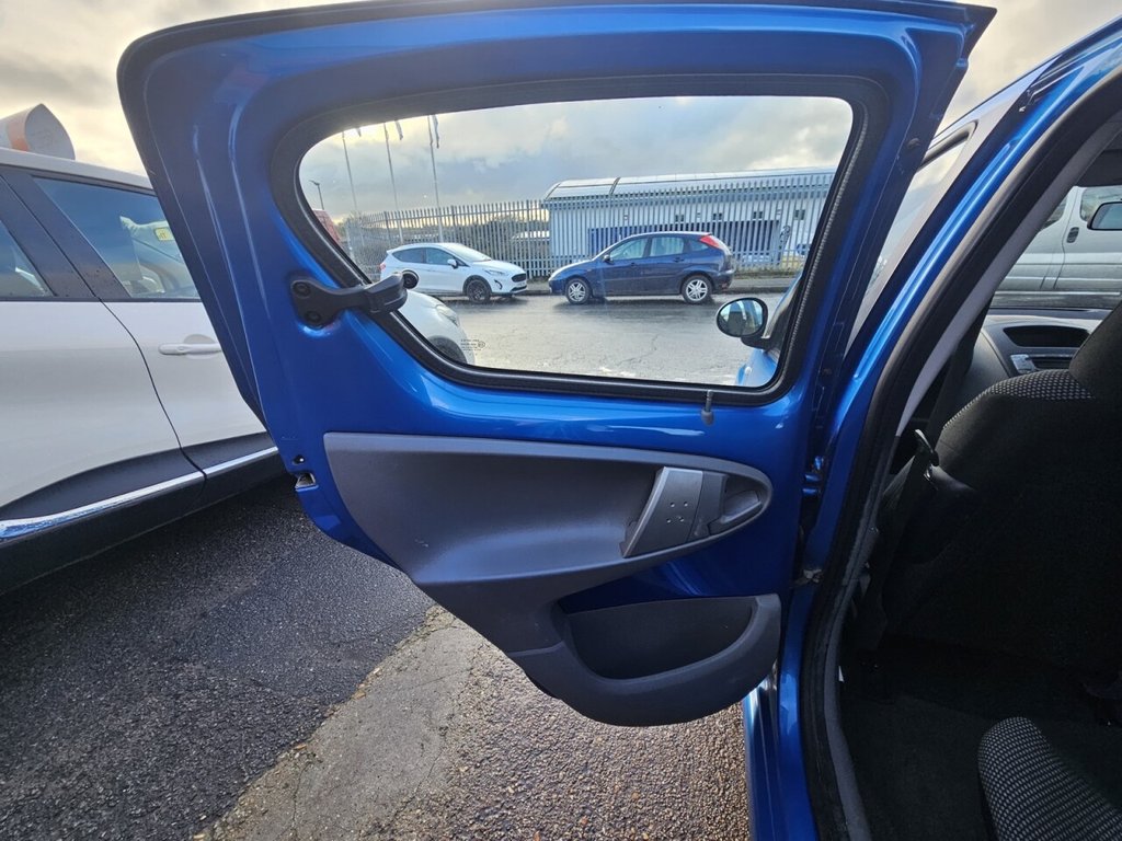 Used Toyota AYGO 2010 for sale - 77394526: Photo 12