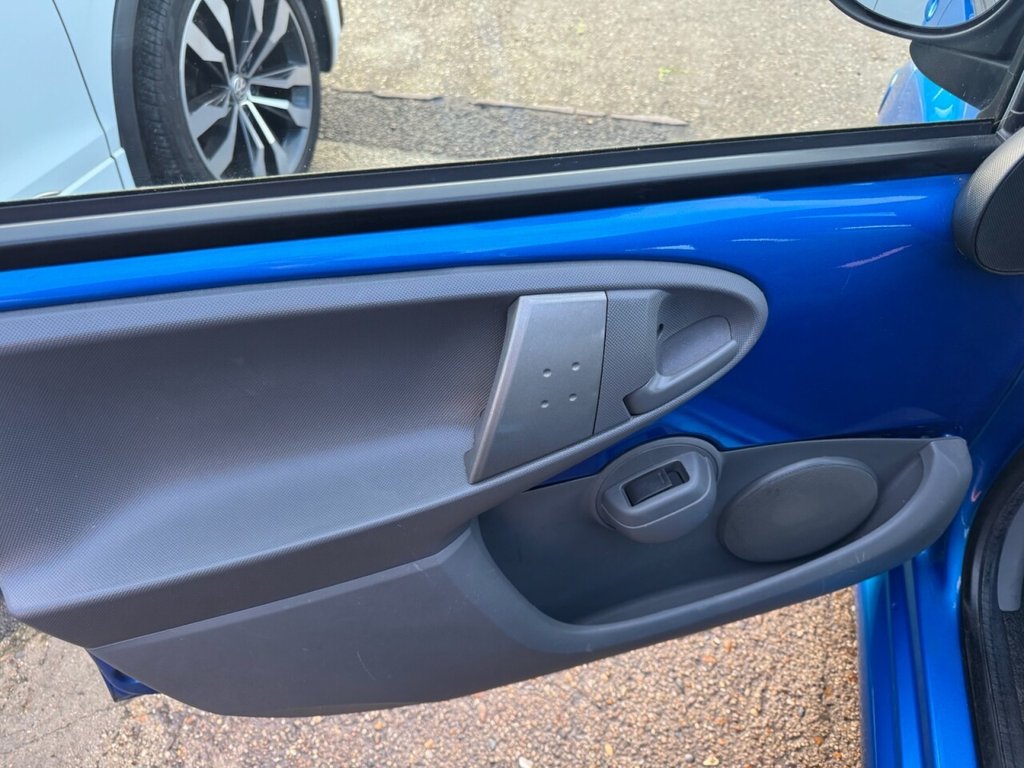 Used Toyota AYGO 2010 for sale - 77394526: Photo 13