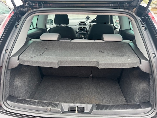 Used Fiat Punto 2012 for sale - 76190437: Photo 19