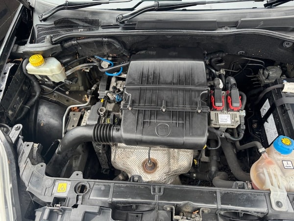 Used Fiat Punto 2012 for sale - 76190437: Photo 24
