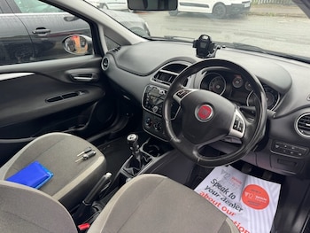Used Fiat Punto 2012 for sale - 76190437: Photo