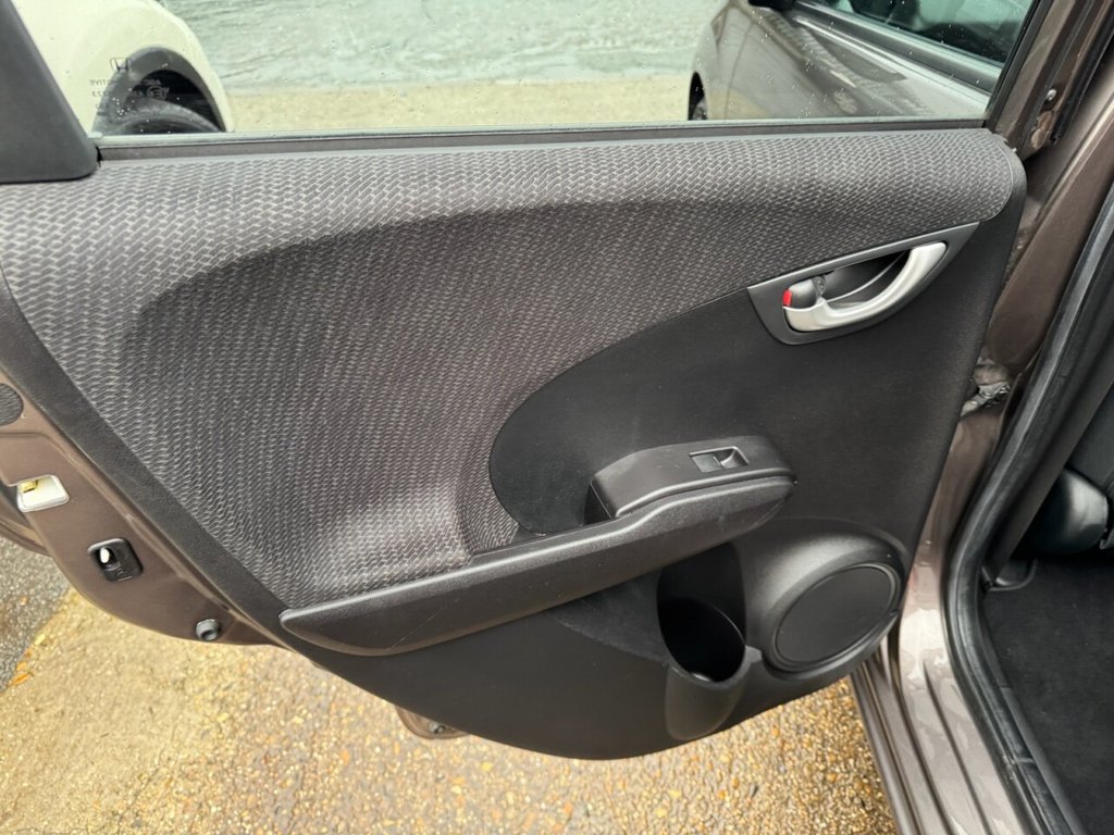 Used Honda Jazz 2015 for sale - 77302355: Photo 34