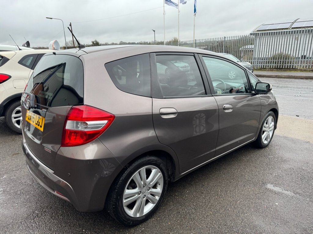 Used Honda Jazz 2015 for sale - 77302355: Photo 5