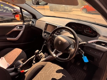 Used Peugeot 2008 2016 for sale - 79409406: Photo