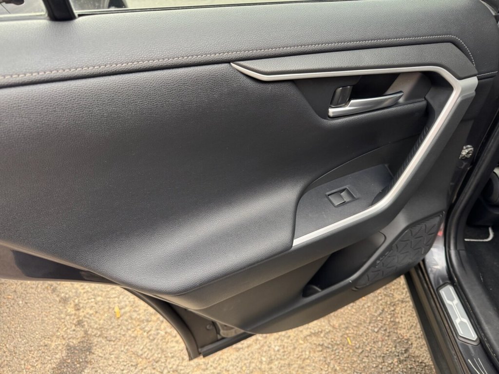 Used Toyota RAV4 2020 for sale - 76496643: Photo 27