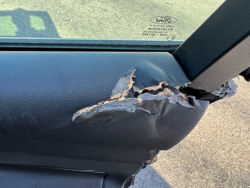 Used Ford Grand C-Max 2011 for sale - 76190436: Photo 17