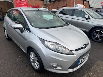 2011 (11) - 1.25 Zetec Hatchback 3dr Petrol Manual (129 g/km, 81 bhp)