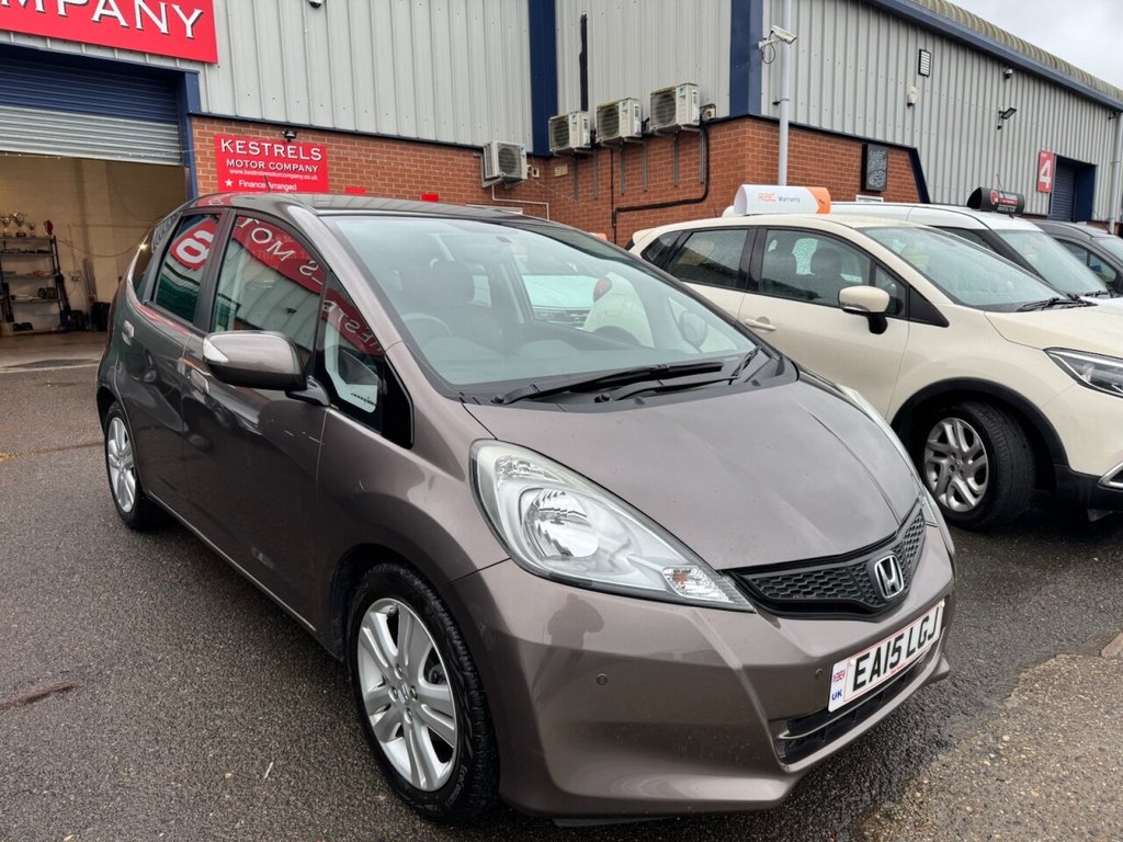 Used Honda Jazz 2015 for sale - 77680411: Photo 2