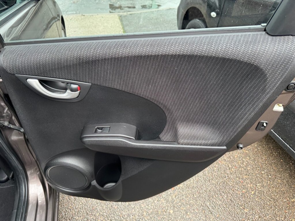 Used Honda Jazz 2015 for sale - 77680411: Photo 32