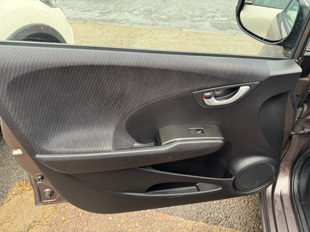 Used Honda Jazz 2015 for sale - 77680411: Photo 38