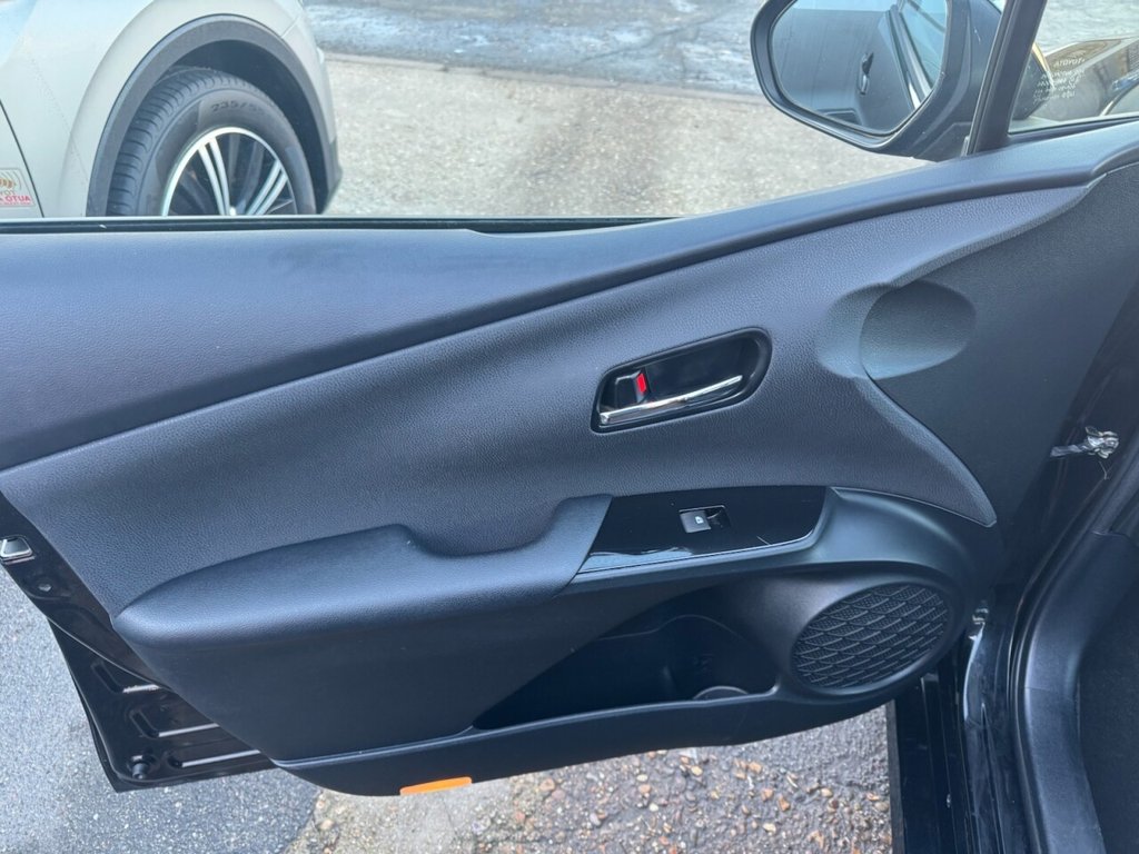 Used Toyota Prius 2016 for sale - 76934722: Photo 29