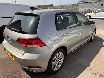 Used Volkswagen Golf 2017 for sale - 78986015: Photo