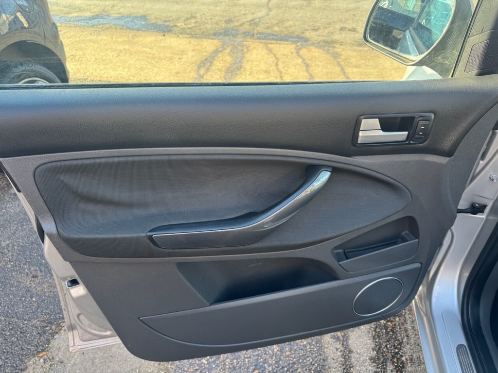 Used Ford C-Max 2009 for sale - 76686405: Photo 21