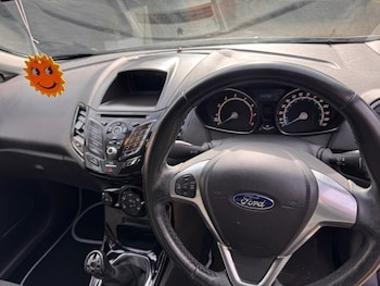 Used Ford Fiesta 2016 for sale - 78288384: Photo