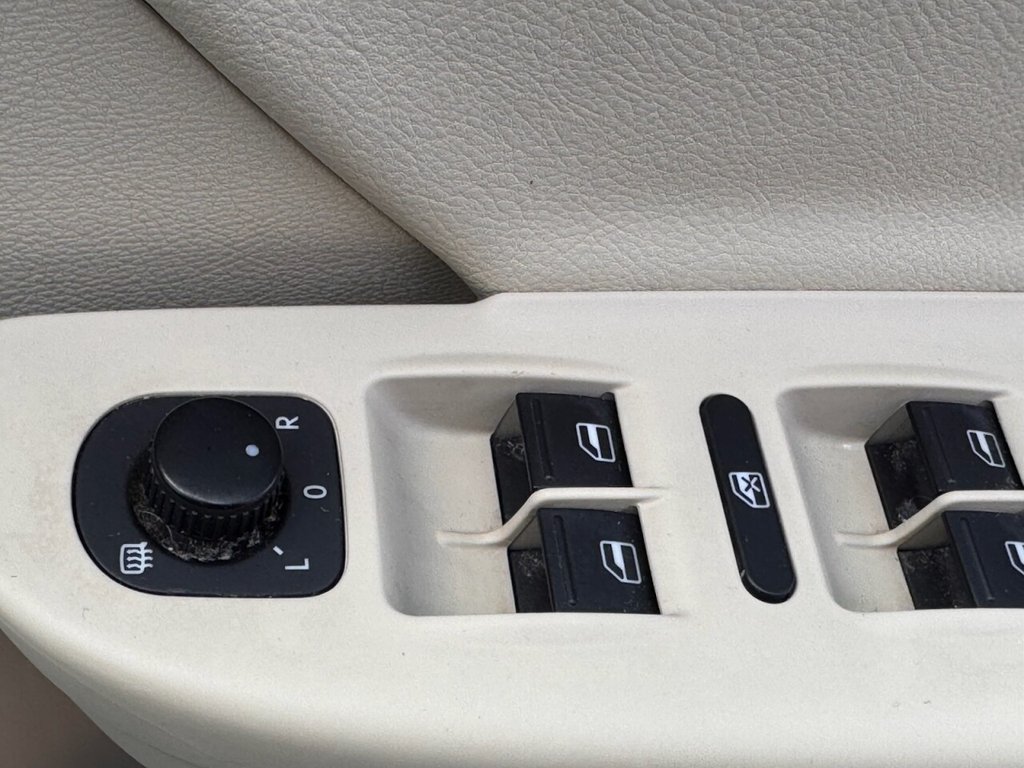 Used Volkswagen Passat 2010 for sale - 78212672: Photo 33